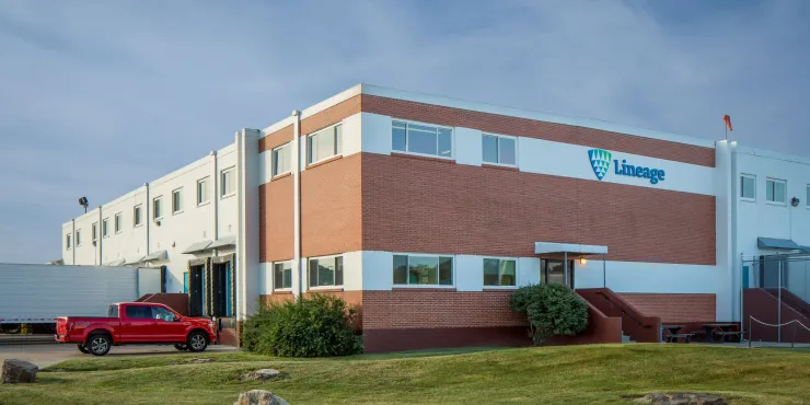 Foto exterior de las instalaciones Lineage en Omaha - Renfro.