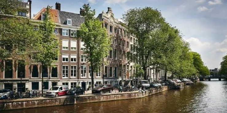 Imagen de las instalaciones de almacenamiento con control de Lineage .