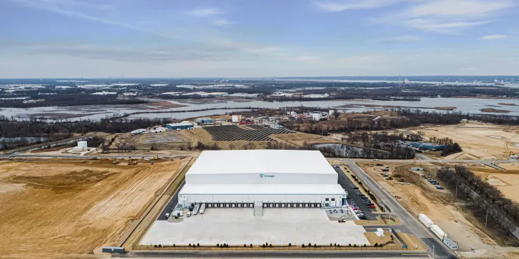 Photographie aérienne d’un entrepôt frigorifique