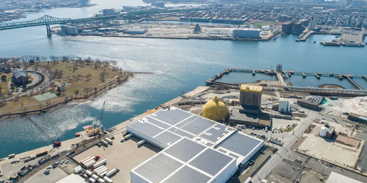 Photographie aérienne d’un entrepôt frigorifique