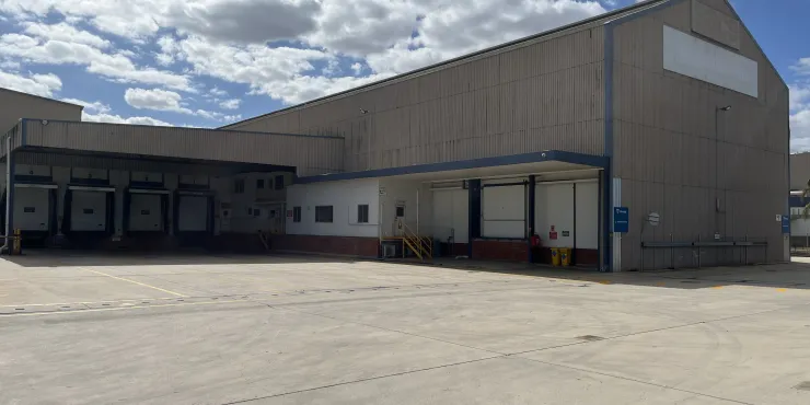 El almacén frigorífico de Lineage en Cavon (Australia) ofrece a los clientes de Asia-Pacífico servicios de cadena de suministro, como almacenamiento frigorífico y soluciones globales integradas.