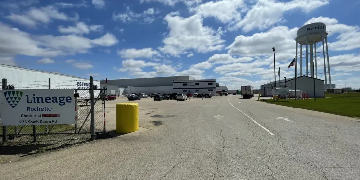 Imagen de las instalaciones de almacenamiento con control de Lineage .