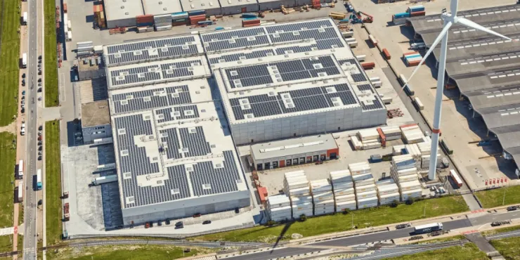 Imagen de las instalaciones de almacenamiento con control de Lineage .