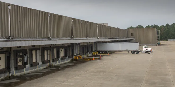 Photo extérieure de Lineage's Chester - Installation de la chaîne d’approvisionnement