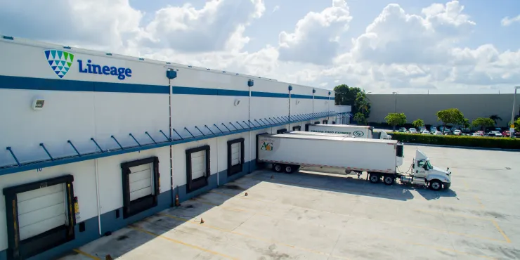 Imagen de las instalaciones de almacenamiento con control de Lineage .