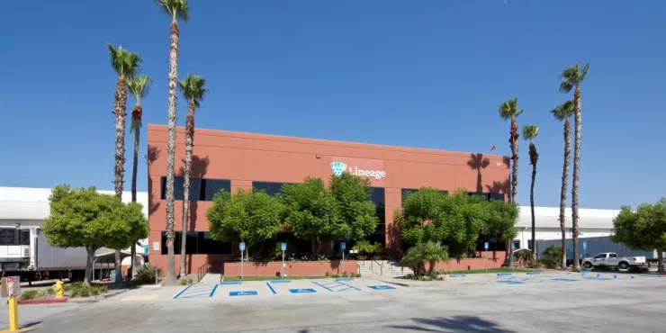 Imagen de las instalaciones de almacenamiento con control de Lineage .