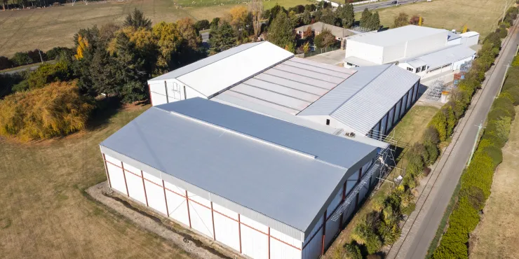 Imagen de las instalaciones de almacenamiento con control de Lineage .