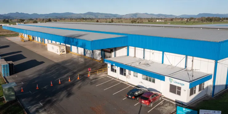 Imagen de las instalaciones de almacenamiento con control de Lineage .