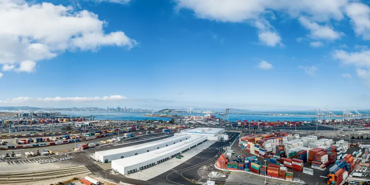 Photo aérienne de Lineage's Cool Port of Oakland