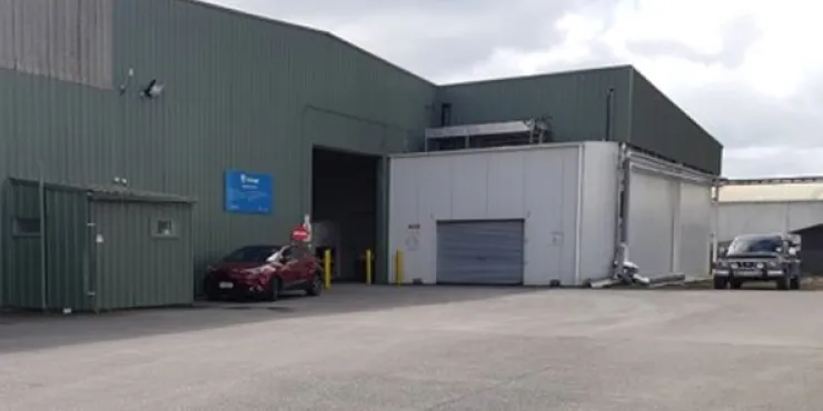 Imagen de las instalaciones de almacenamiento con control de Lineage .