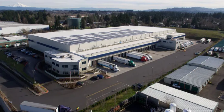 Imagen de las instalaciones de almacenamiento con control de Lineage .