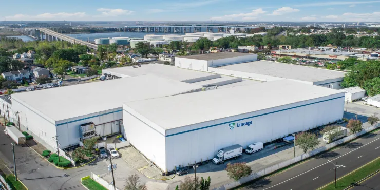 Imagen de las instalaciones de almacenamiento con control de Lineage .