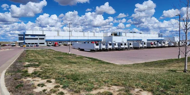 Imagen de las instalaciones de almacenamiento con control de Lineage .