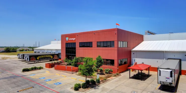 Imagen de las instalaciones de almacenamiento con control de Lineage .