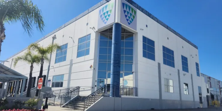 Imagen de las instalaciones de almacenamiento con control de Lineage .