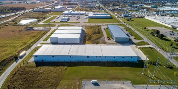 Imagen de las instalaciones de almacenamiento con control de Lineage .