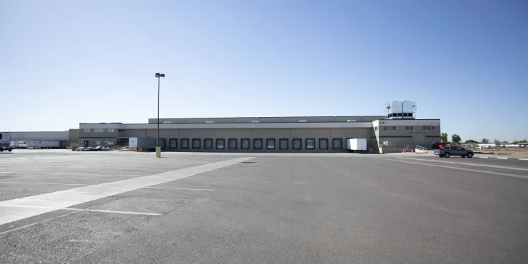 Foto exterior de las instalaciones alquiladas a Lineage en Phoenix, AZ