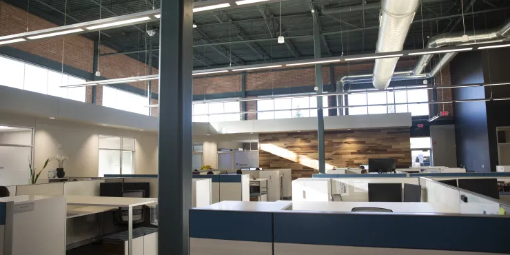 Photo intérieure de l’espace de bureau Novi