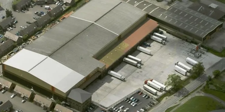 Imagen de las instalaciones de almacenamiento con control de Lineage .