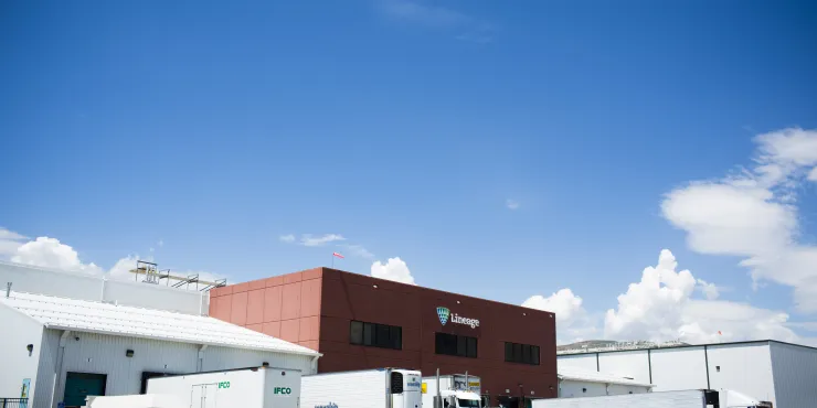 Foto exterior de las instalaciones de Lineage en Tremonton