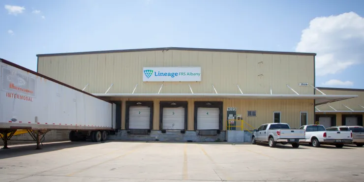 Photo extérieure de LineageQuai de chargement de l’installation d’Albany