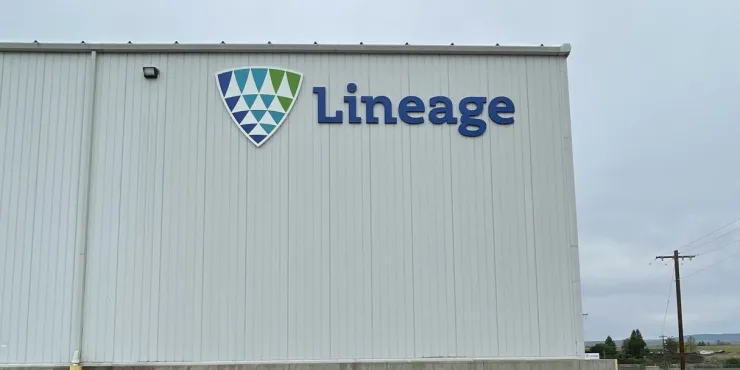 Imagen de las instalaciones de almacenamiento con control de Lineage .