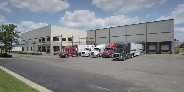 Foto exterior de las instalaciones Lineage en Richmond - Cofer. 