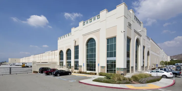 Extérieur de Lineagede Riverside-Hunter Park par une journée ensoleillée