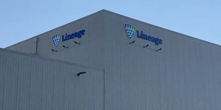 Imagen de las instalaciones de almacenamiento con control de Lineage .