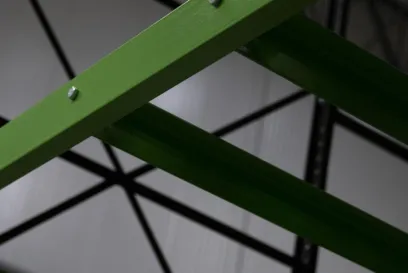 Luminaires dans un entrepôt