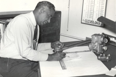 Frederick McKinley Jones desempeñó un papel importante en la historia de la cadena de frío al inventar en 1938 el sistema de refrigeración automática para camiones de largo recorrido.