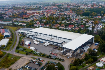 An aerial photo of Lineage's temperature-controlled warehouse in Lebork, Poland