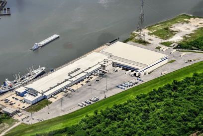 An aerial view of Lineage's cold storage warehouse in the Port of New Orleans 