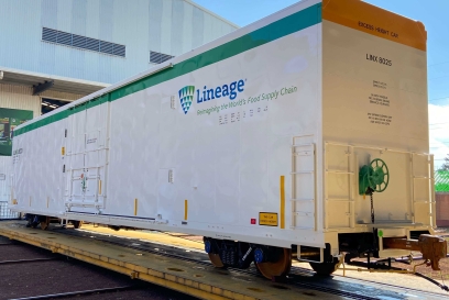 A Lineage rail car