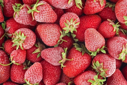 Close-up image of frozen strawberries, illustrating Lineage's temperature-controlled logistics capabilities in food donations.