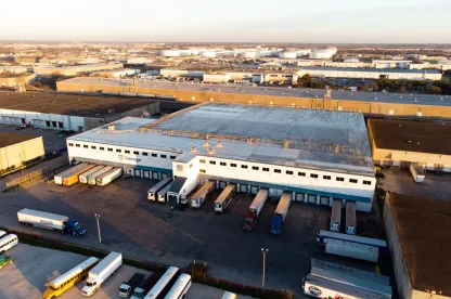 foto aérea de un almacén frigorífico en Houston, TX