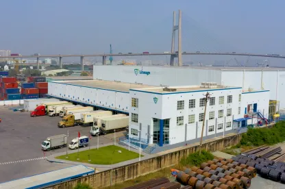 foto aérea de un almacén frigorífico 