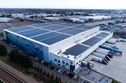 photo aérienne de l’entrepôt frigorifique 