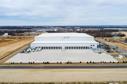 photo aérienne de l’entrepôt frigorifique 