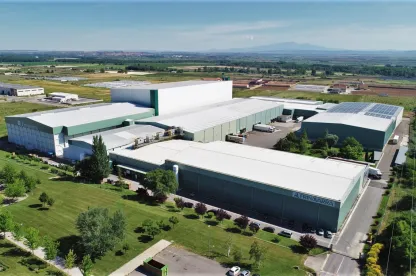 photo aérienne de l’entrepôt frigorifique 