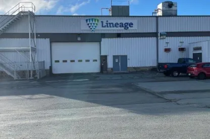 Exterior del almacén frigorífico de Lineage en Dartmouth, Nueva Escocia