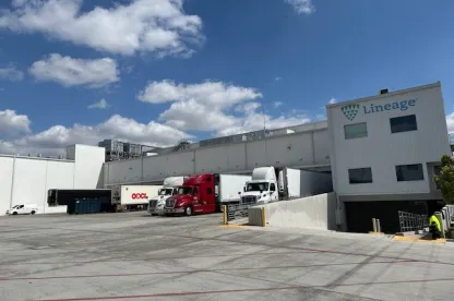 Extérieur avant de LineageEntrepôt frigorifique Vernon 7