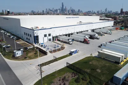 Las instalaciones de almacenamiento frigorífico de Lineage en Chicago - South Wood ofrecen servicios de cadena de suministro, como transporte, transporte gestionado y almacenamiento frigorífico en el Medio Oeste.
