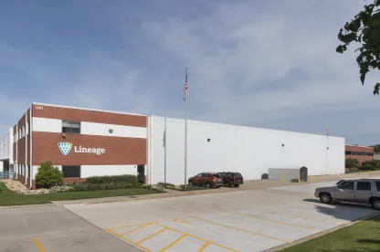 LineageL’entrepôt frigorifique de Chicago - Batavia offre des services stratégiques de chaîne du froid, comme des solutions d2c, le prélèvement de caisses, le réemballage, etc.