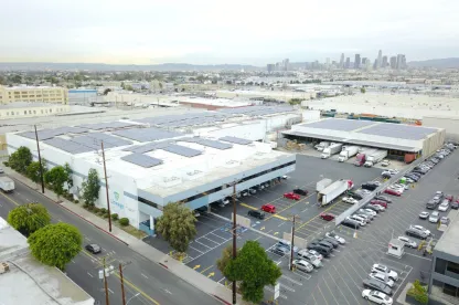 Vista frontal de las instalaciones de Lineageen Vernon 5, cerca del centro de Los Ángeles.