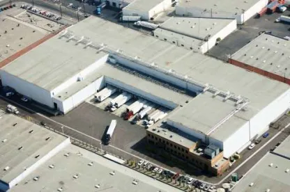 Vue aérienne de l’installation de chaîne du froid de Sierra Pine à Vernon, en Californie