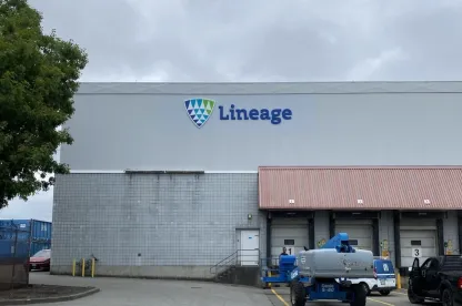 Exterior del almacén frigorífico de Lineageen Surrey (Columbia Británica)